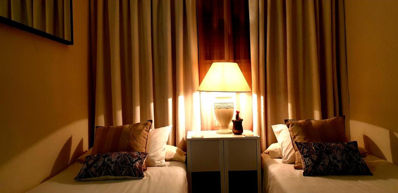 Apartment Next To The Beach ปอร์ตัลส์โนส ภายนอก รูปภาพ